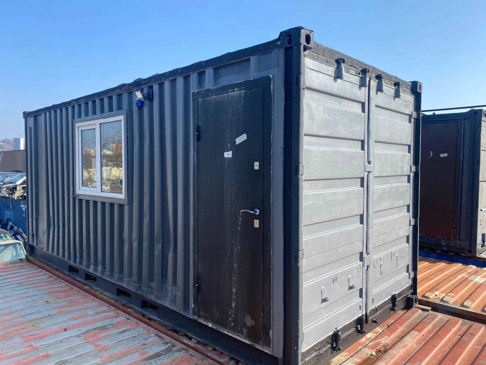 Офисный модуль из контейнера